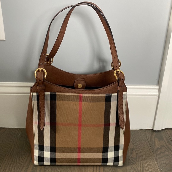 Burberry Handbags - Brand new, never carried Burberry bag